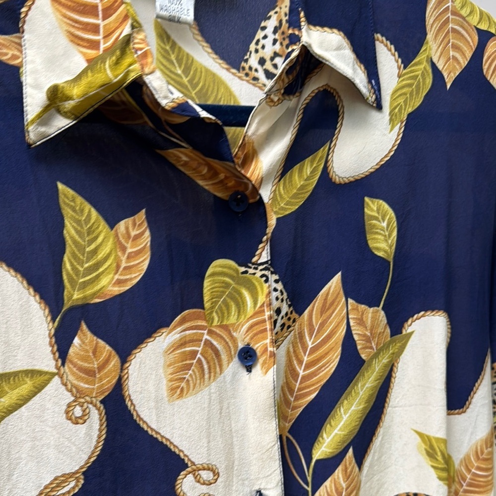 ISIDRA SILK PARIS COLLECTION Blue and Cream Abstract Blouse with Retro Flair - Picture 3 of 8